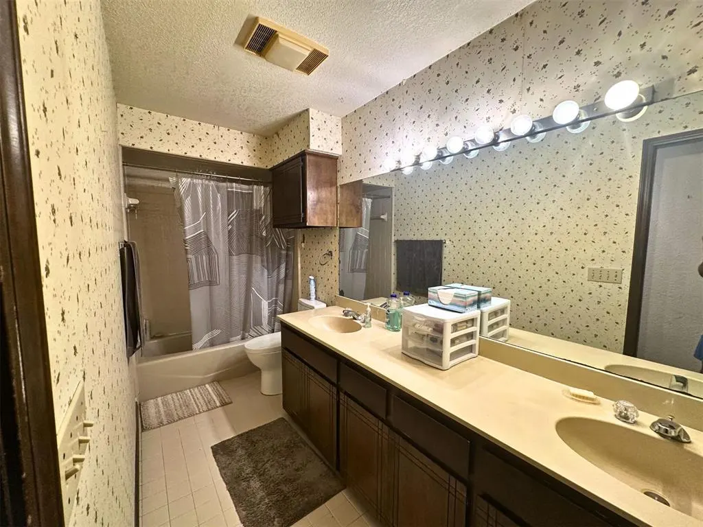 Photo 23 — 6913 N Spinnaker Lane, Oklahoma City, OK 73116