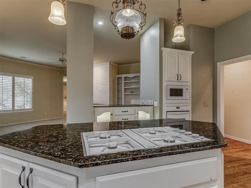 Photo 13 — 3916 Prairie Hill Court, Edmond, OK 73003