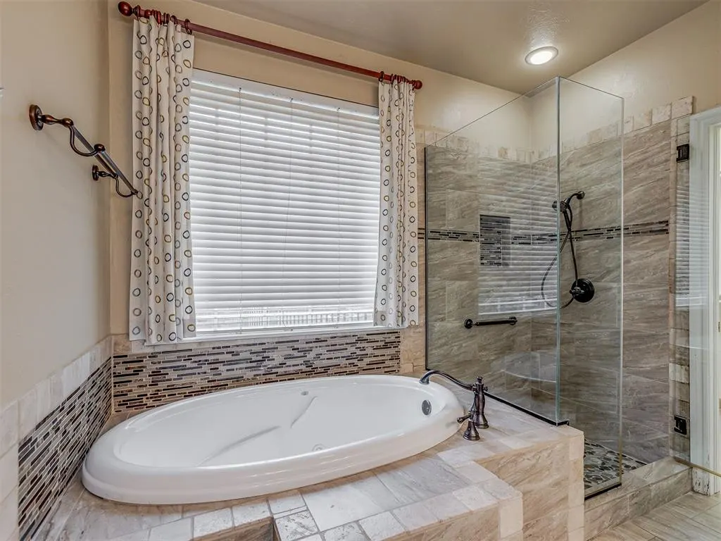 Photo 23 — 3916 Prairie Hill Court, Edmond, OK 73003