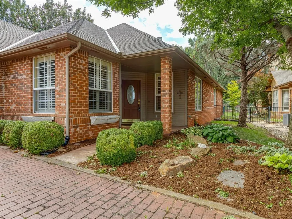Photo 2 — 3916 Prairie Hill Court, Edmond, OK 73003