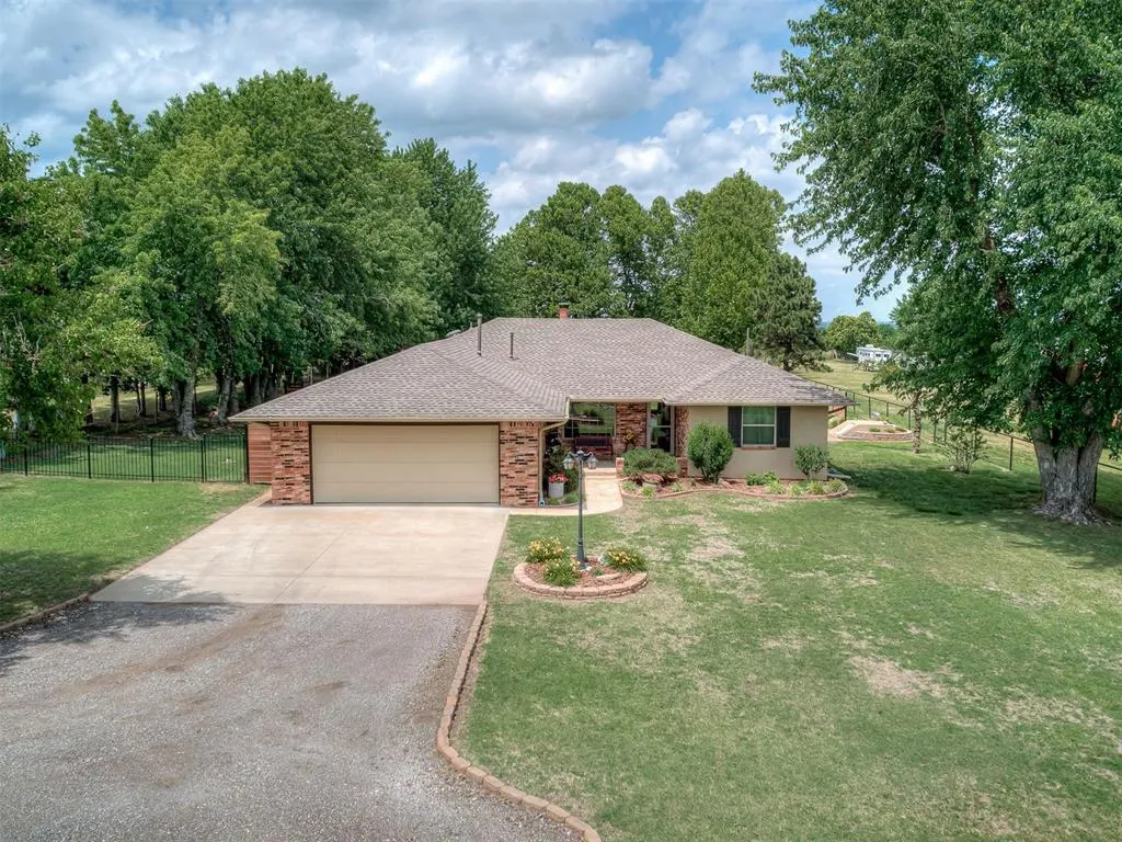 Photo 2 — 2305 NW 35th Pl, Newcastle, OK 73065
