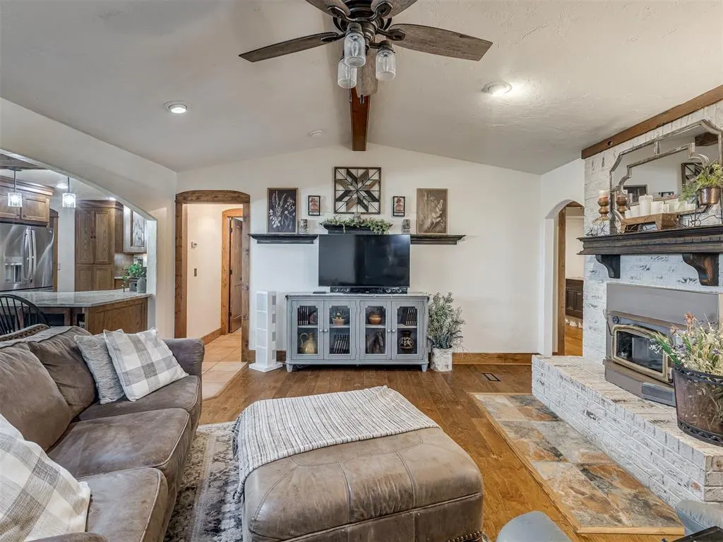 Photo 6 — 2305 NW 35th Pl, Newcastle, OK 73065