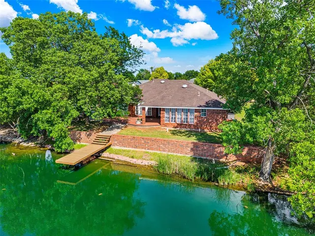 Photo 4 — 2102 Lakewood, Chickasha, OK 73018
