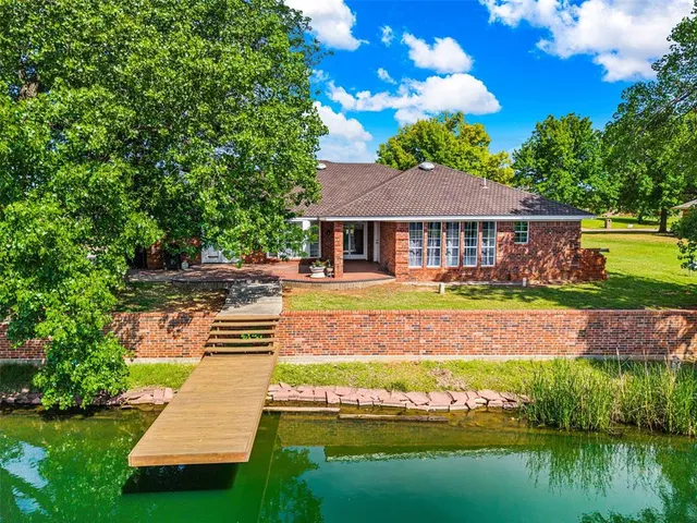 Photo 5 — 2102 Lakewood, Chickasha, OK 73018