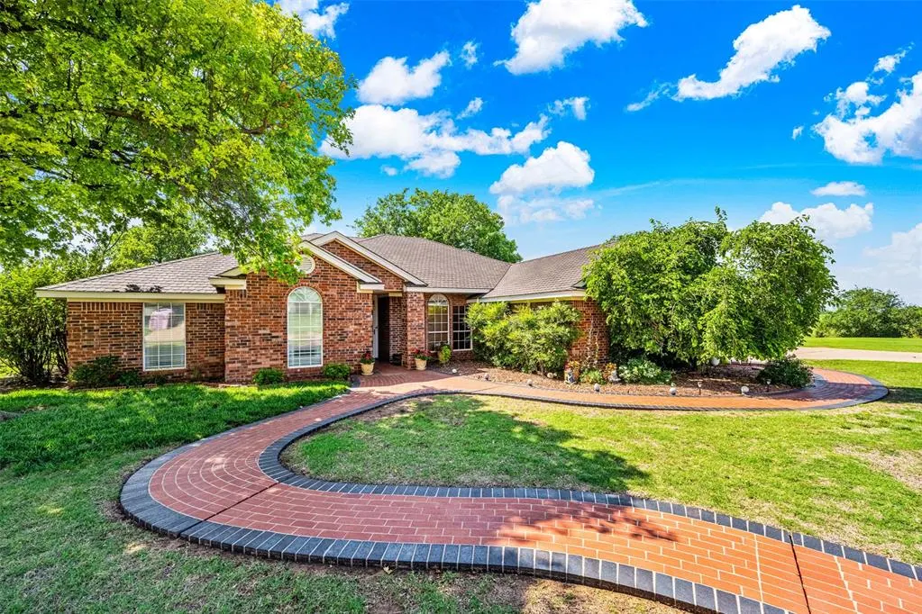 Photo 12 — 2102 Lakewood, Chickasha, OK 73018