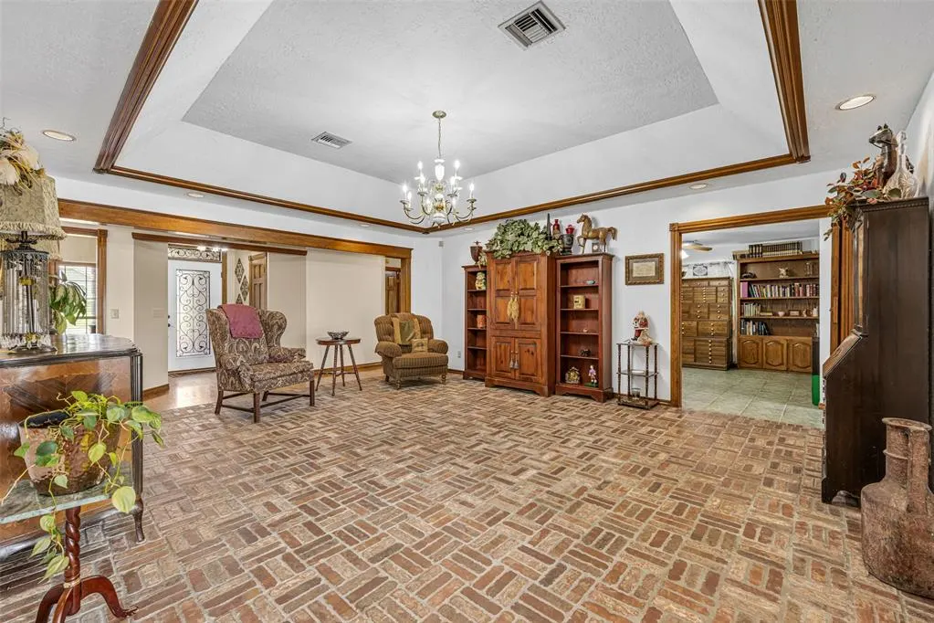 Photo 27 — 2102 Lakewood, Chickasha, OK 73018