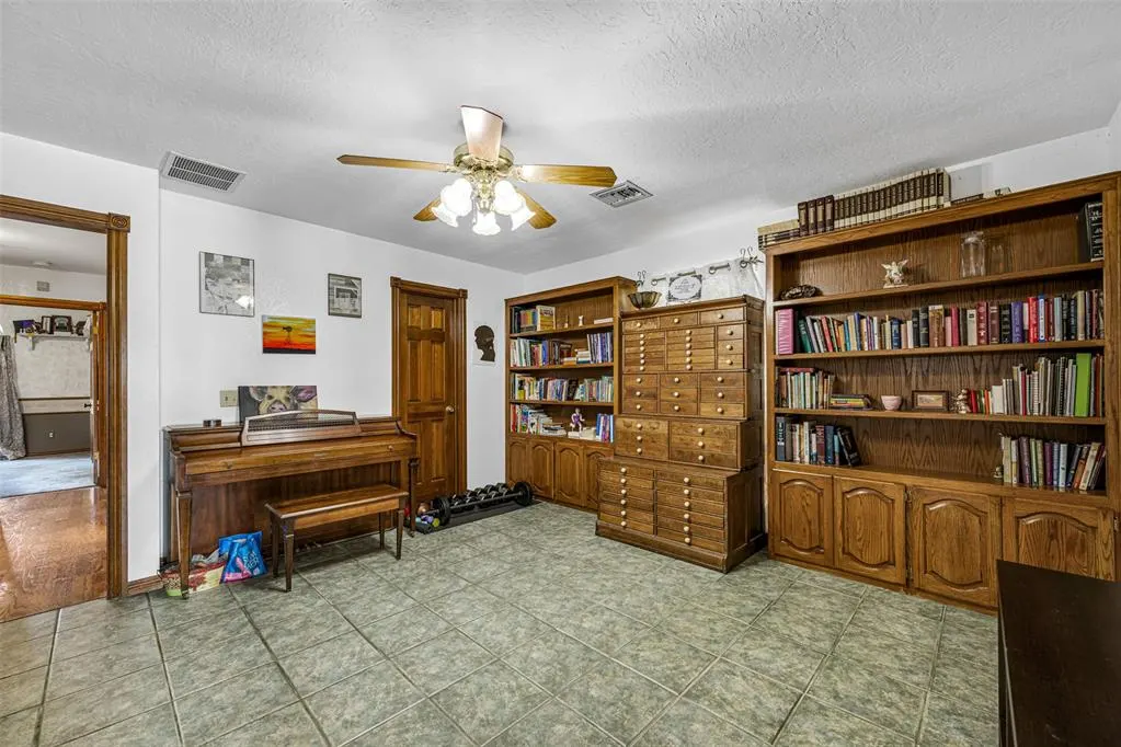 Photo 31 — 2102 Lakewood, Chickasha, OK 73018
