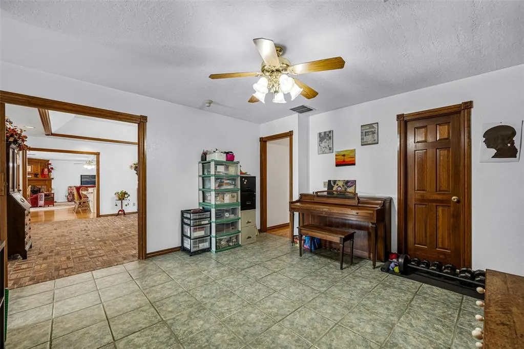 Photo 32 — 2102 Lakewood, Chickasha, OK 73018