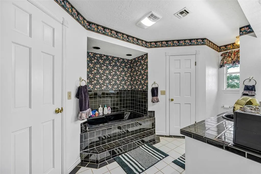 Photo 36 — 2102 Lakewood, Chickasha, OK 73018