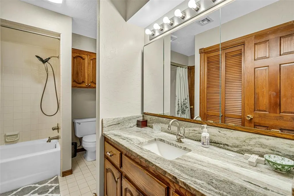 Photo 37 — 2102 Lakewood, Chickasha, OK 73018