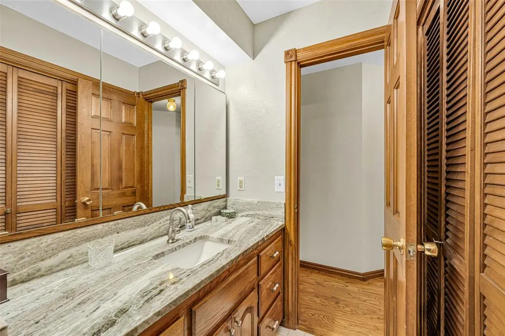 Photo 38 — 2102 Lakewood, Chickasha, OK 73018
