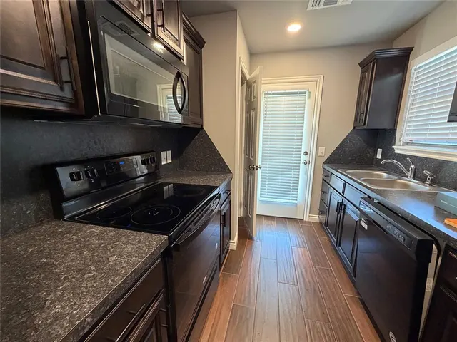 Photo 4 — 15717 Caney Drive, Edmond, OK 73013