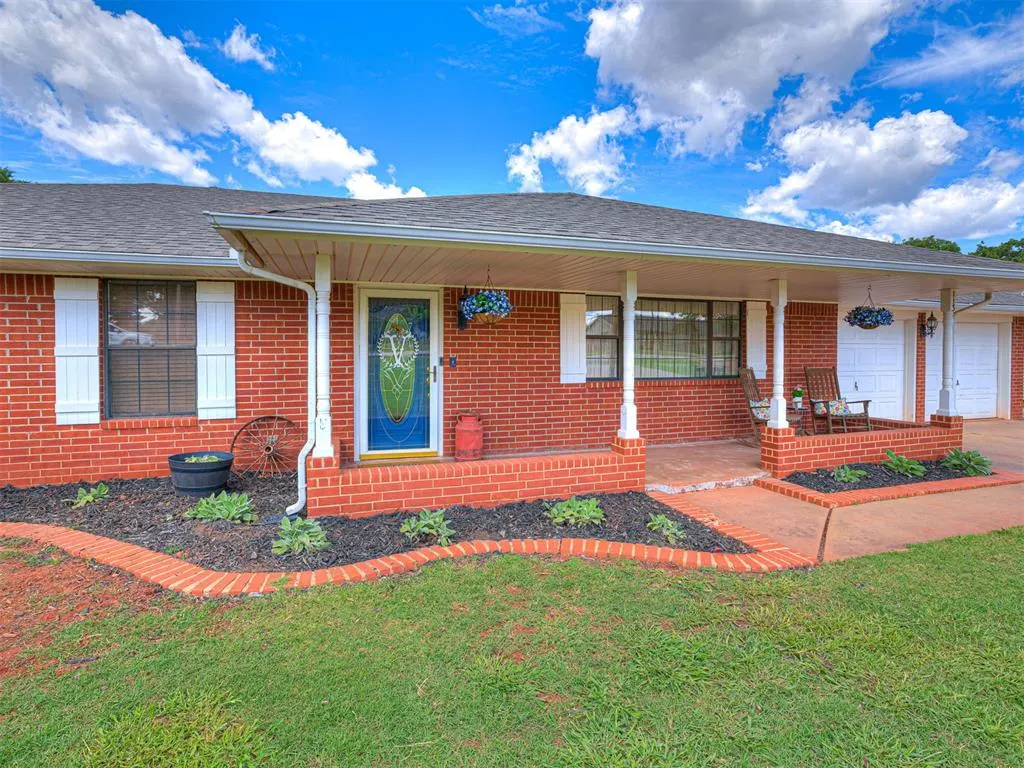 Front exterior — 113 Key Drive, Wellston, OK 74881