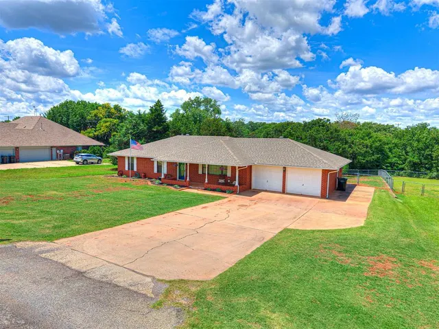 Photo 2 — 113 Key Drive, Wellston, OK 74881