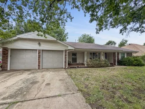 Photo 2 — 2424 NW 120th Street, Oklahoma City, OK 73120