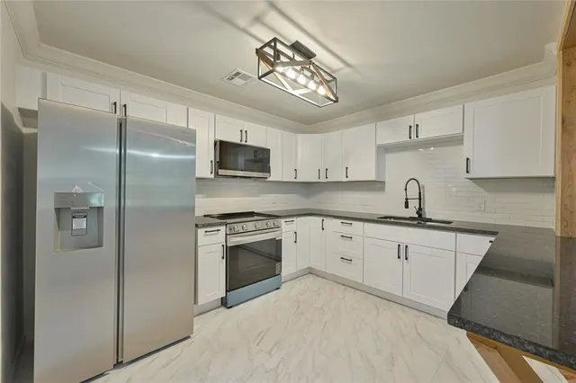 Photo 8 — 2525 SW 46th Street, Oklahoma City, OK 73119
