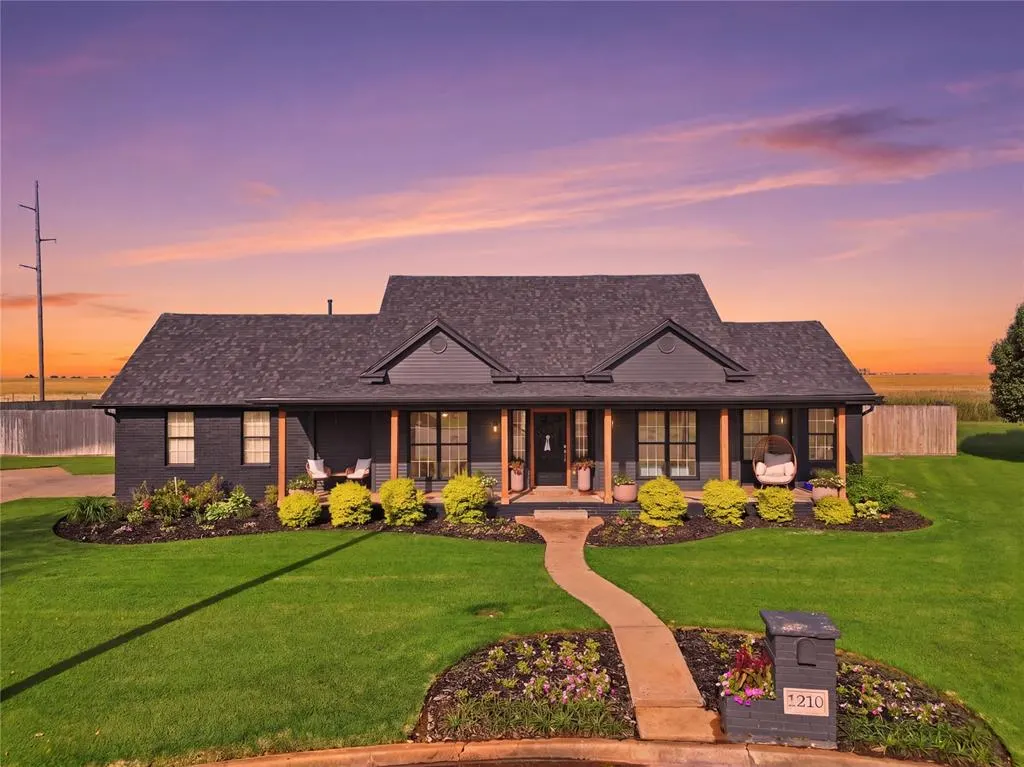 Photo 2 — 1210 Curran Avenue, Kingfisher, OK 73750