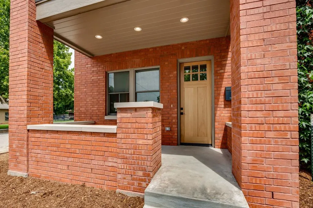 Photo 4 — 2822 N Robinson Avenue, Oklahoma City, OK 73103