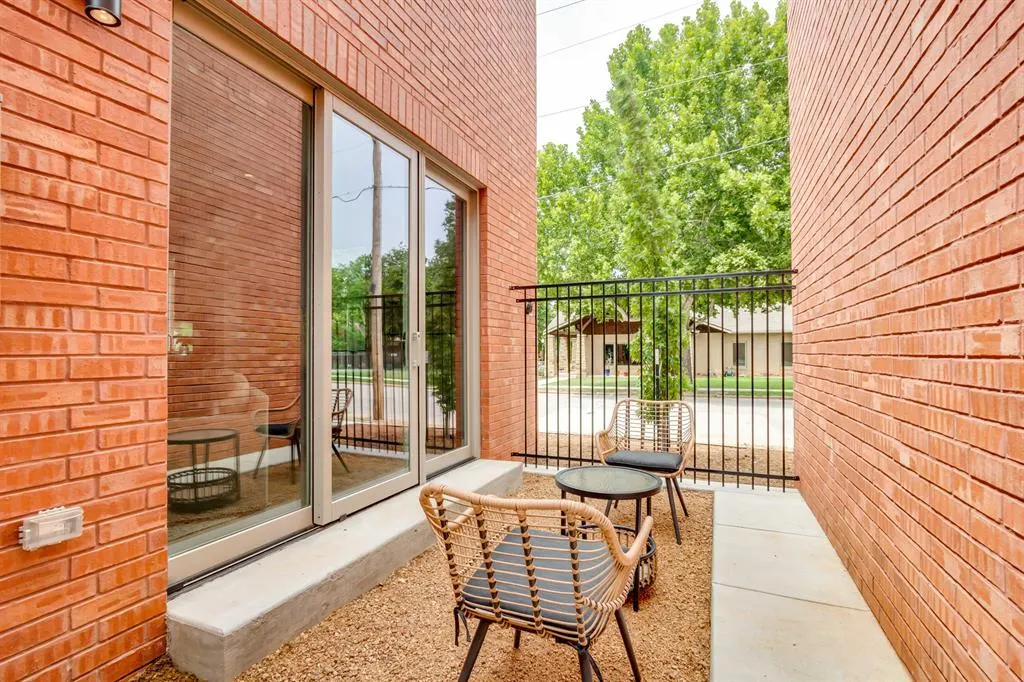 Photo 19 — 2822 N Robinson Avenue, Oklahoma City, OK 73103