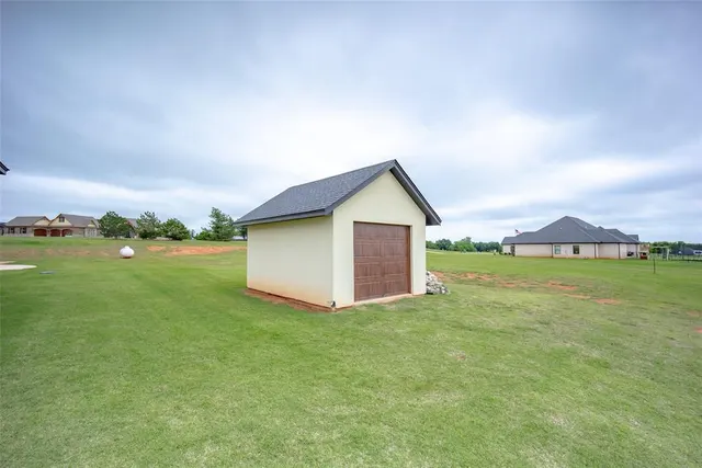 Photo 3 — 2463 W Lake Way, Blanchard, OK 73010
