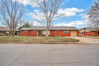 Sold home at 615 N Oak Street