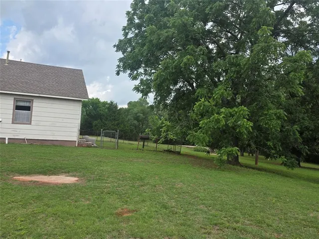 Photo 3 — 21078 Fir Lane, Purcell, OK 73080