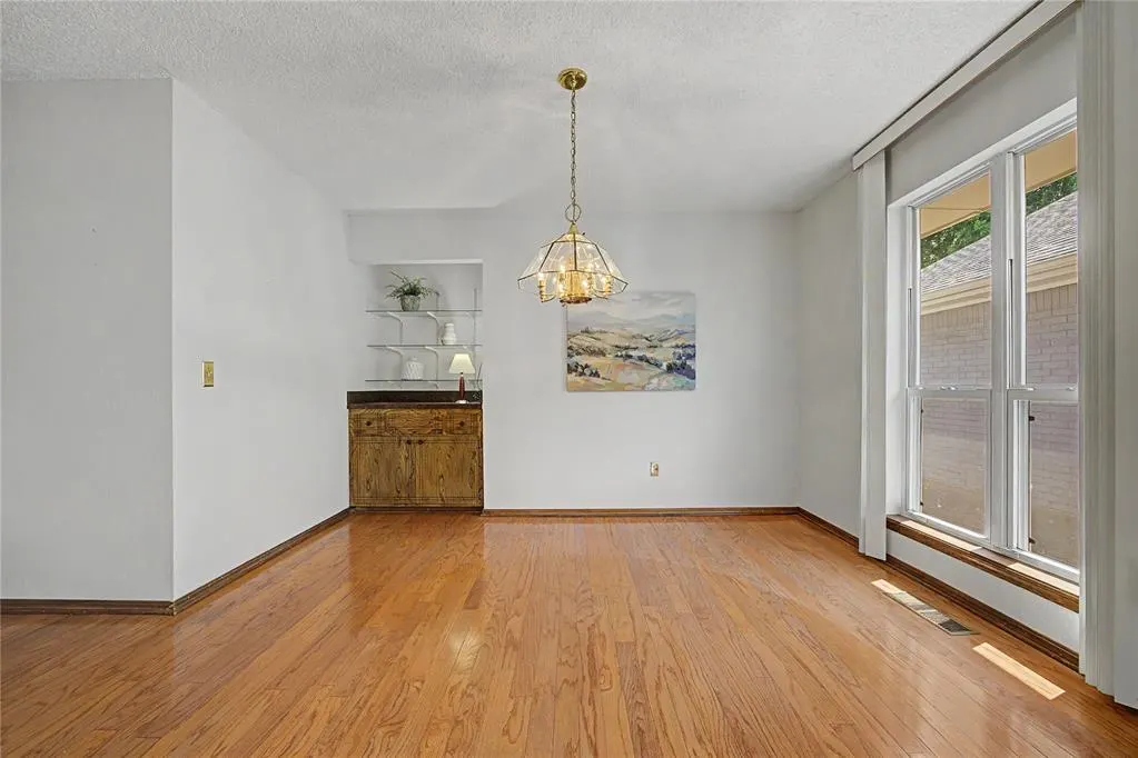 Photo 4 — 4712 Cypress Court, Oklahoma City, OK 73162