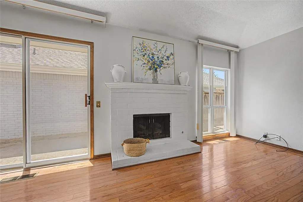 Photo 5 — 4712 Cypress Court, Oklahoma City, OK 73162