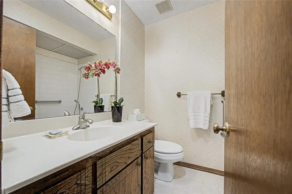Photo 10 — 4712 Cypress Court, Oklahoma City, OK 73162