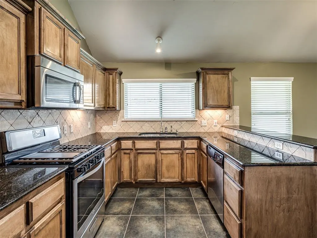 Photo 16 — 9609 SW 18th Street, Oklahoma City, OK 73128