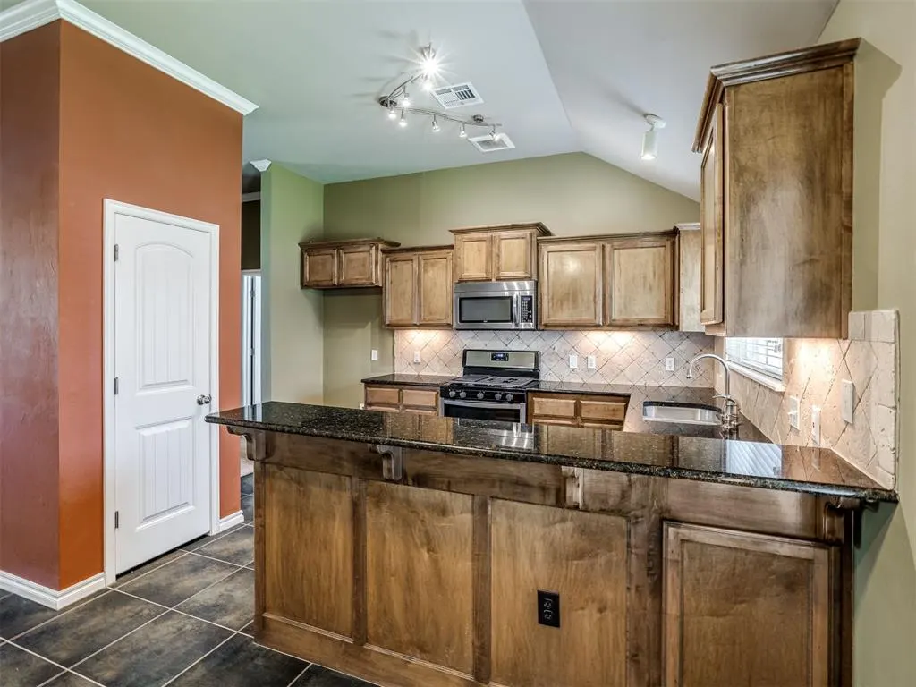 Photo 17 — 9609 SW 18th Street, Oklahoma City, OK 73128
