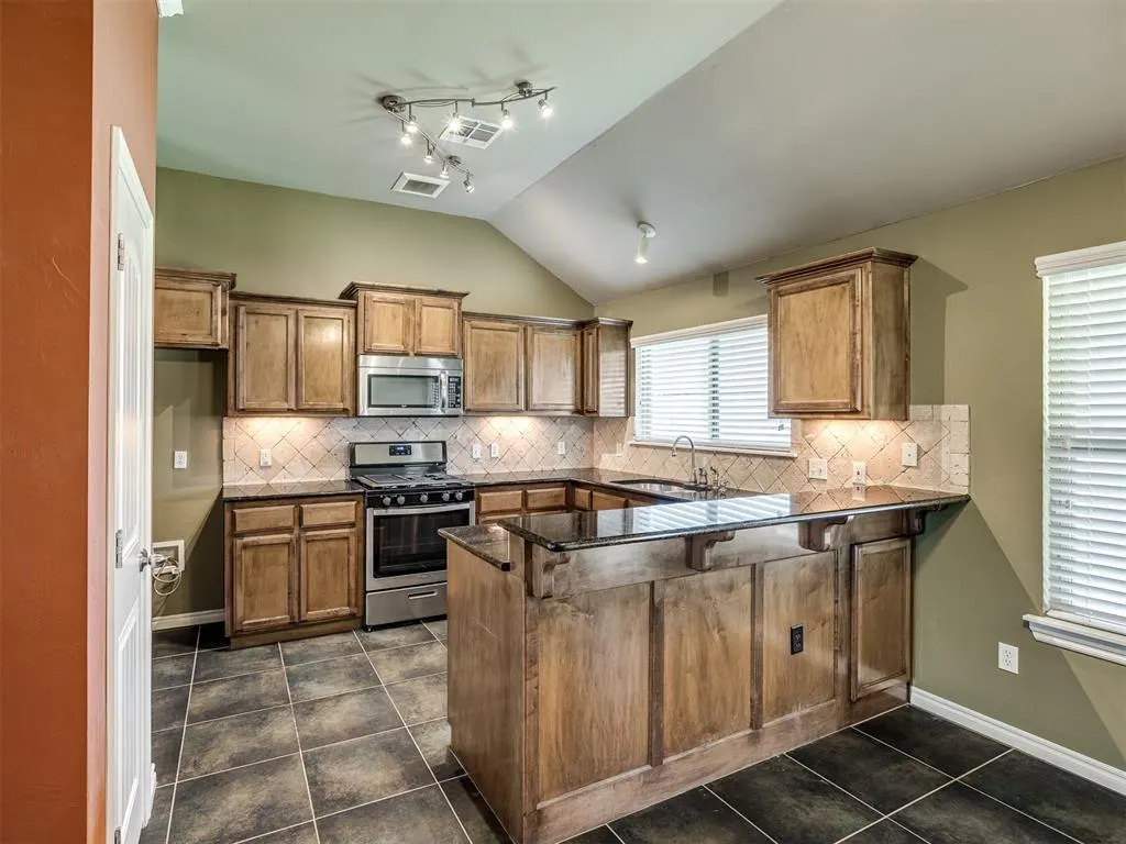 Photo 19 — 9609 SW 18th Street, Oklahoma City, OK 73128