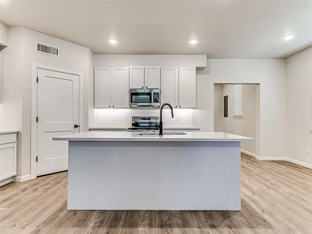 Photo 7 — 1302 NW 22nd Street, Oklahoma City, OK 73106