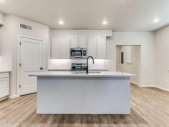 Photo 7 — 1302 NW 22nd Street, Oklahoma City, OK 73106
