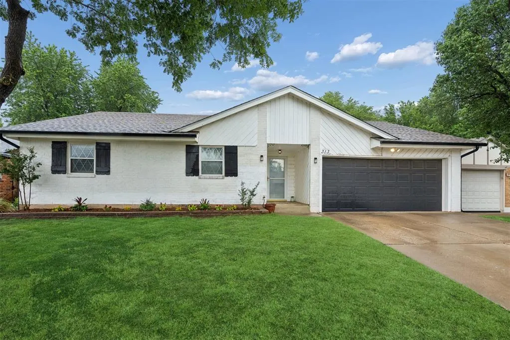 Front exterior — 313 Cherryvale Road, Edmond, OK 73003