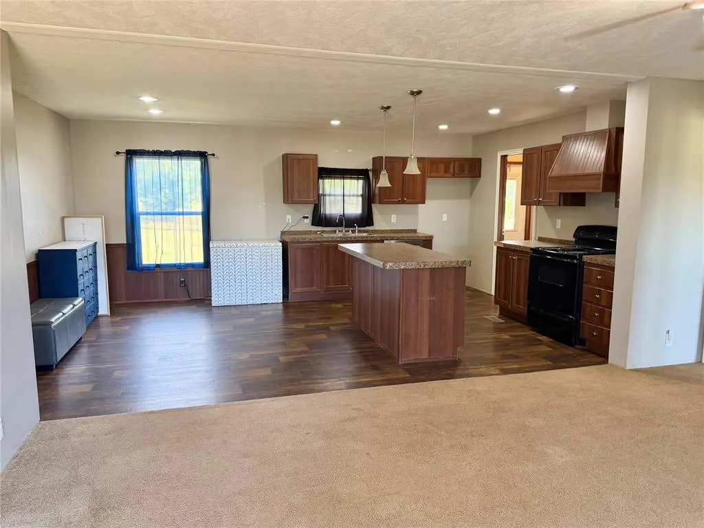Photo 5 — 902 Banks Street, Hammon, OK 73650
