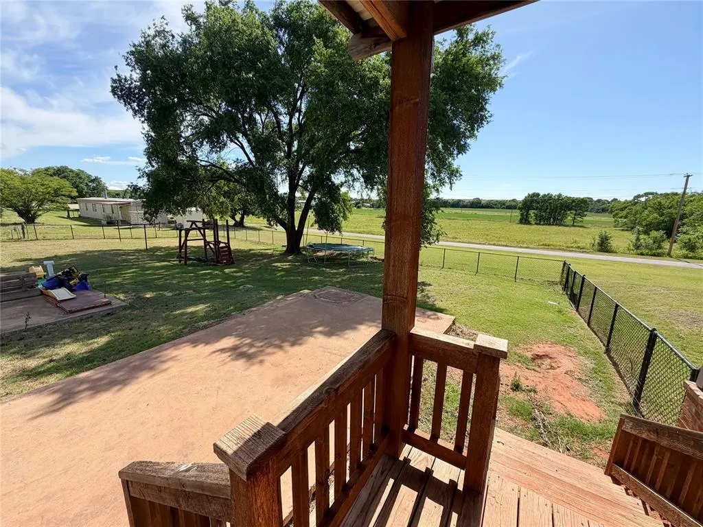 Photo 12 — 902 Banks Street, Hammon, OK 73650