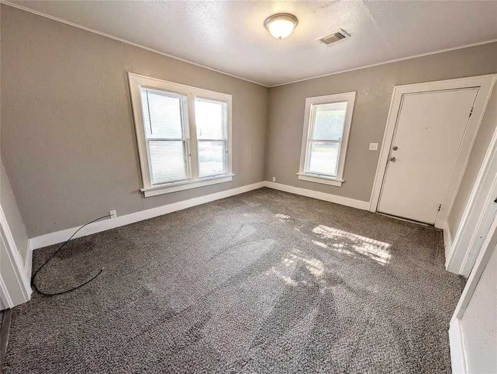 Photo 2 — 911 NW 98th Street, Oklahoma City, OK 73114