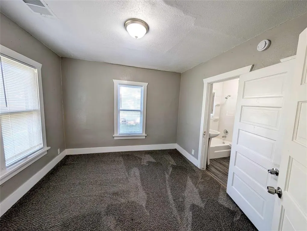 Photo 10 — 911 NW 98th Street, Oklahoma City, OK 73114