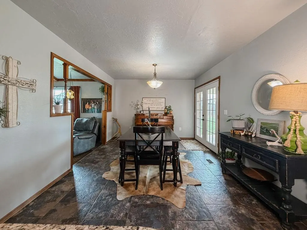 Photo 18 — 1003 N Oak, Hinton, OK 73047