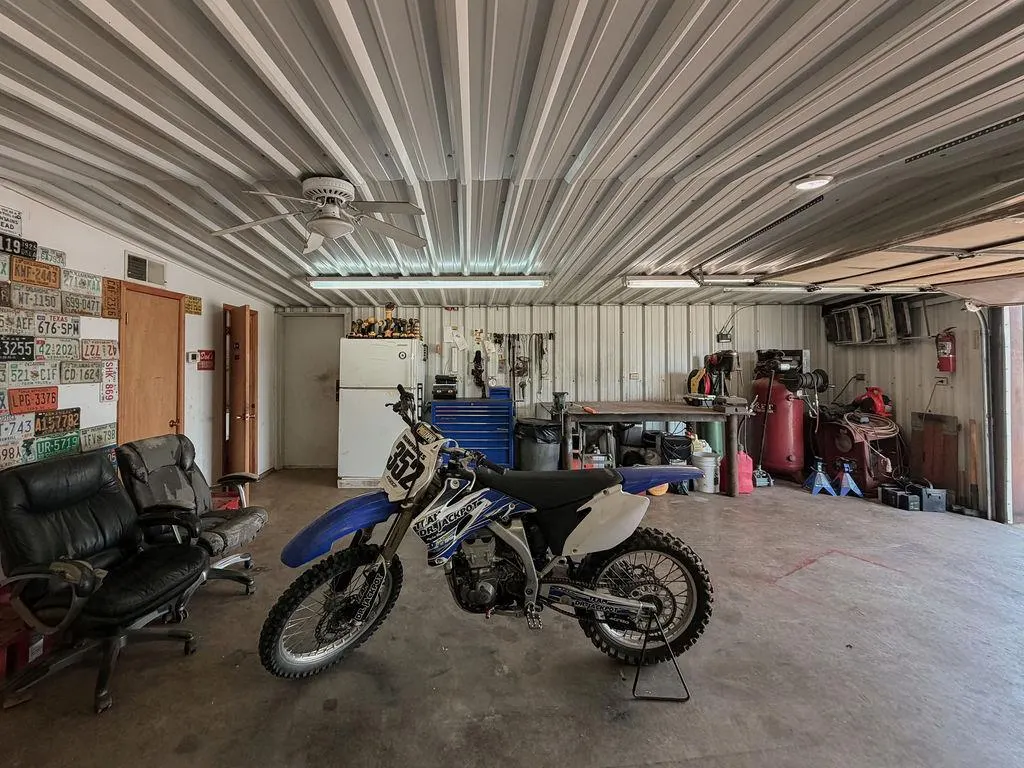 Photo 28 — 1003 N Oak, Hinton, OK 73047