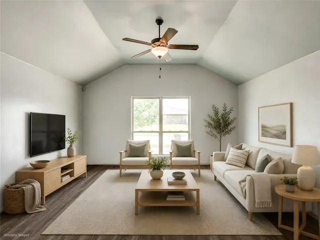 Photo 2 — 1225 Hickory Creek Drive, Yukon, OK 73099