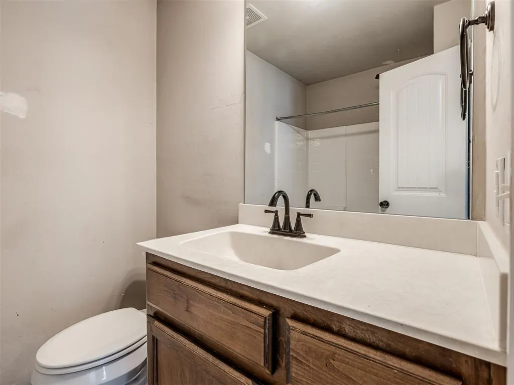 Photo 19 — 1225 Hickory Creek Drive, Yukon, OK 73099
