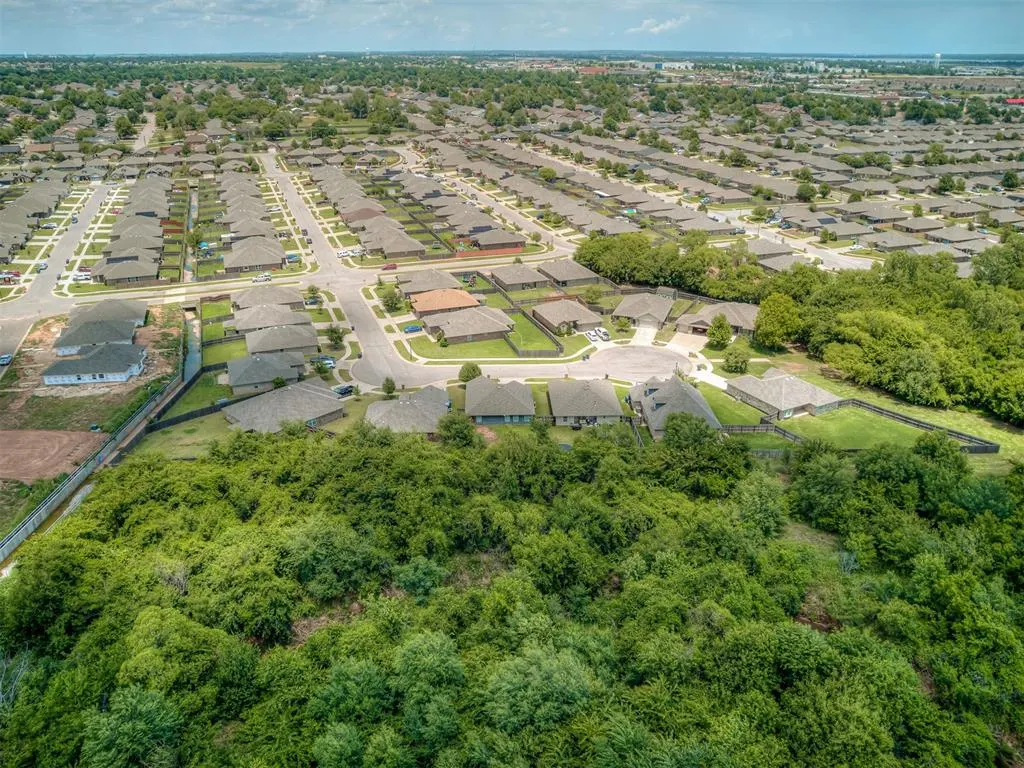 Photo 37 — 1225 Hickory Creek Drive, Yukon, OK 73099