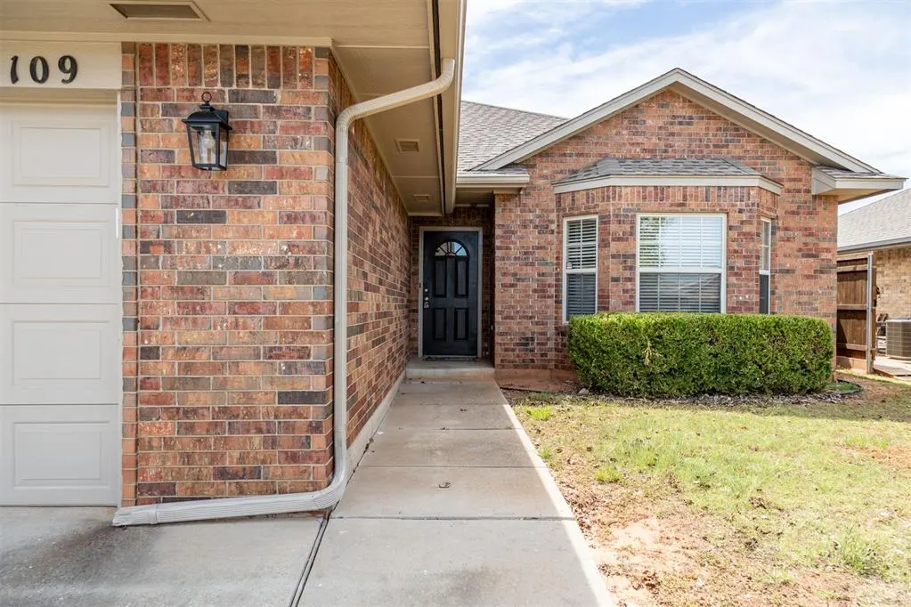 Photo 3 — 4109 Windgate West Road, Oklahoma City, OK 73179