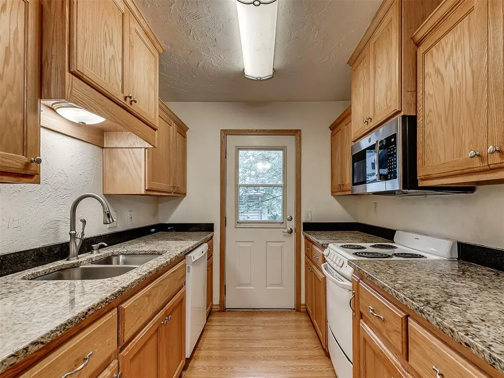 Photo 16 — 800 Cardinal Creek Boulevard C, Norman, OK 73072