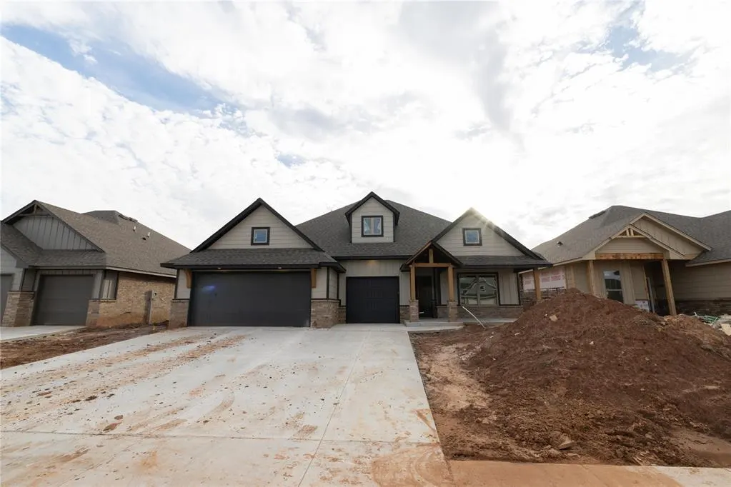 Front exterior — 16137 Verbena Circle, Edmond, OK 73013