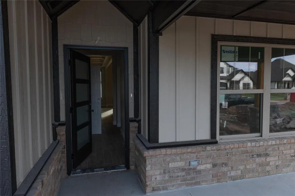 Photo 2 — 16137 Verbena Circle, Edmond, OK 73013