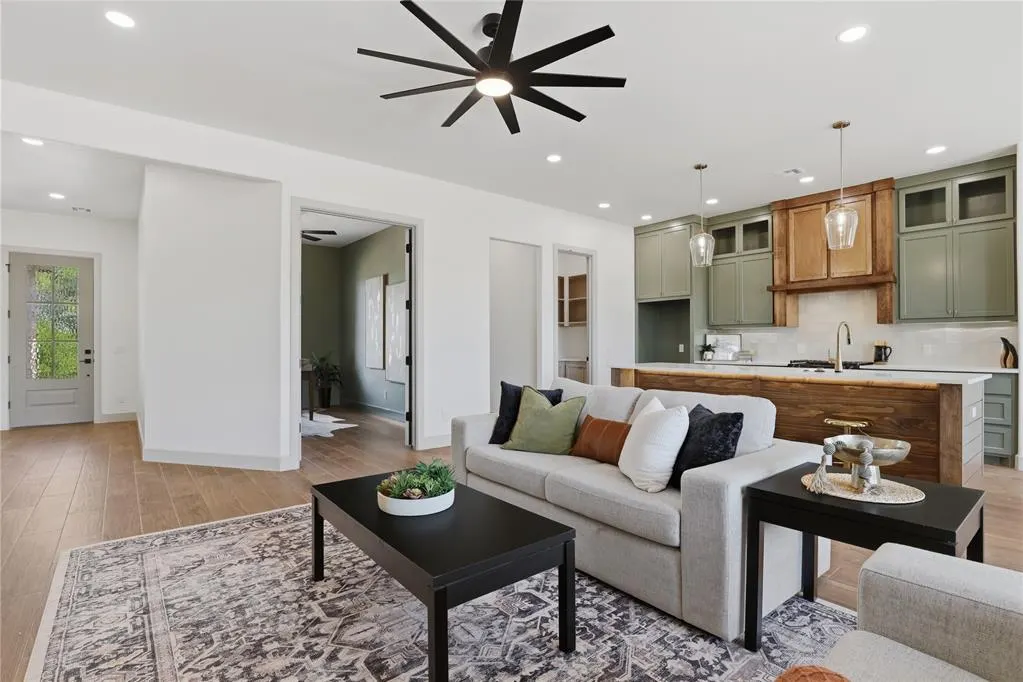 Photo 2 — 1240 Twin Oaks Dr, Blanchard, OK 73010