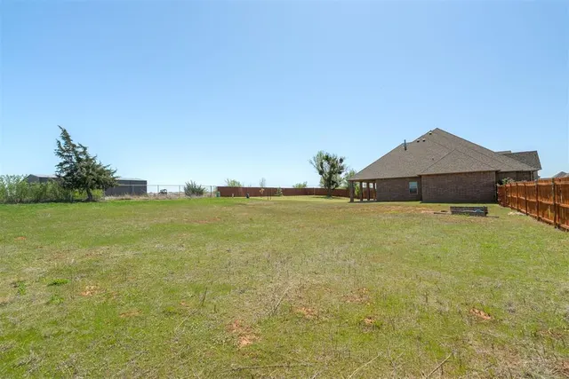 Photo 2 — 3904 Hunter Glen Drive, Oklahoma City, OK 73179